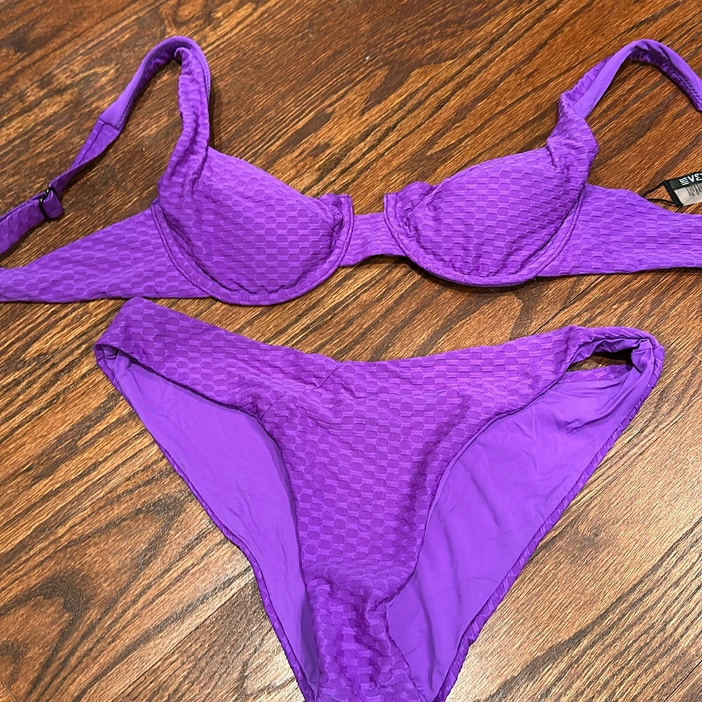 Vetchy bikini (M top - S bottom)